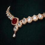 Elegant necklace with ruby and diamonds