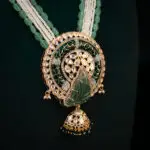 Elegant green gemstone necklace design